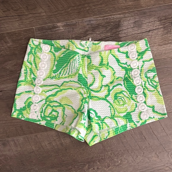 Lilly Pulitzer Pants - Lilly Pulitzer Liza shorts Heart Breakers 00